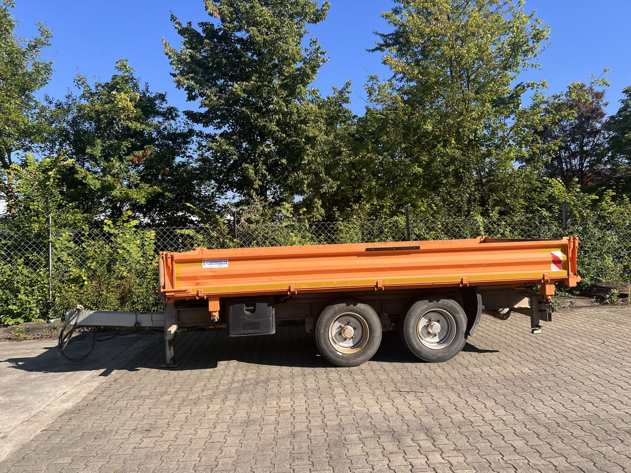 Blomenroehr 888/14000 14 t Tandemkipper- Tieflader - Самосвал ремарке: снимка 1 Blomenroehr 888/14000 14 t Tandemkipper- Tieflader - Самосвал ремарке: снимка 1