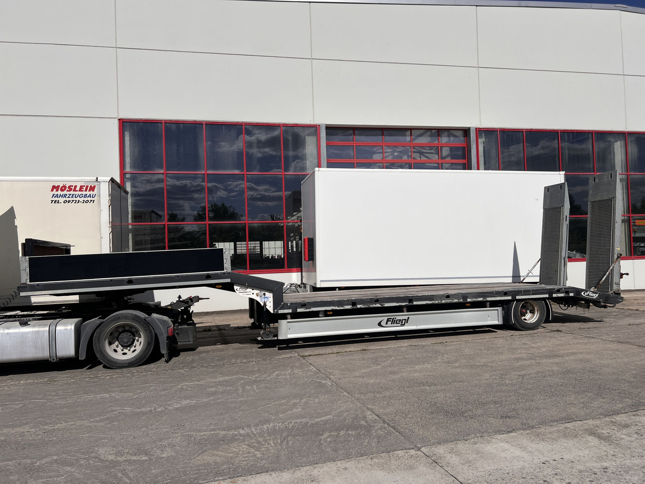 Fliegl SES210 1 Achs Satteltieflader - Нискорамна площадка полуремарке: снимка 4 Fliegl SES210 1 Achs Satteltieflader - Нискорамна площадка полуремарке: снимка 4