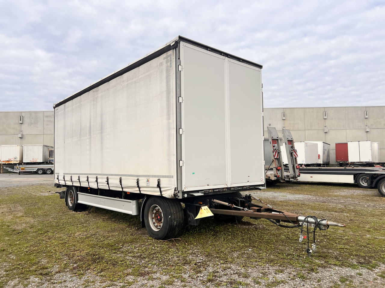 Fliegl ZPS180 2 Achs Jumbo- Planen, Mega, durchladbar - Брезентово ремарке: снимка 3 Fliegl ZPS180 2 Achs Jumbo- Planen, Mega, durchladbar - Брезентово ремарке: снимка 3