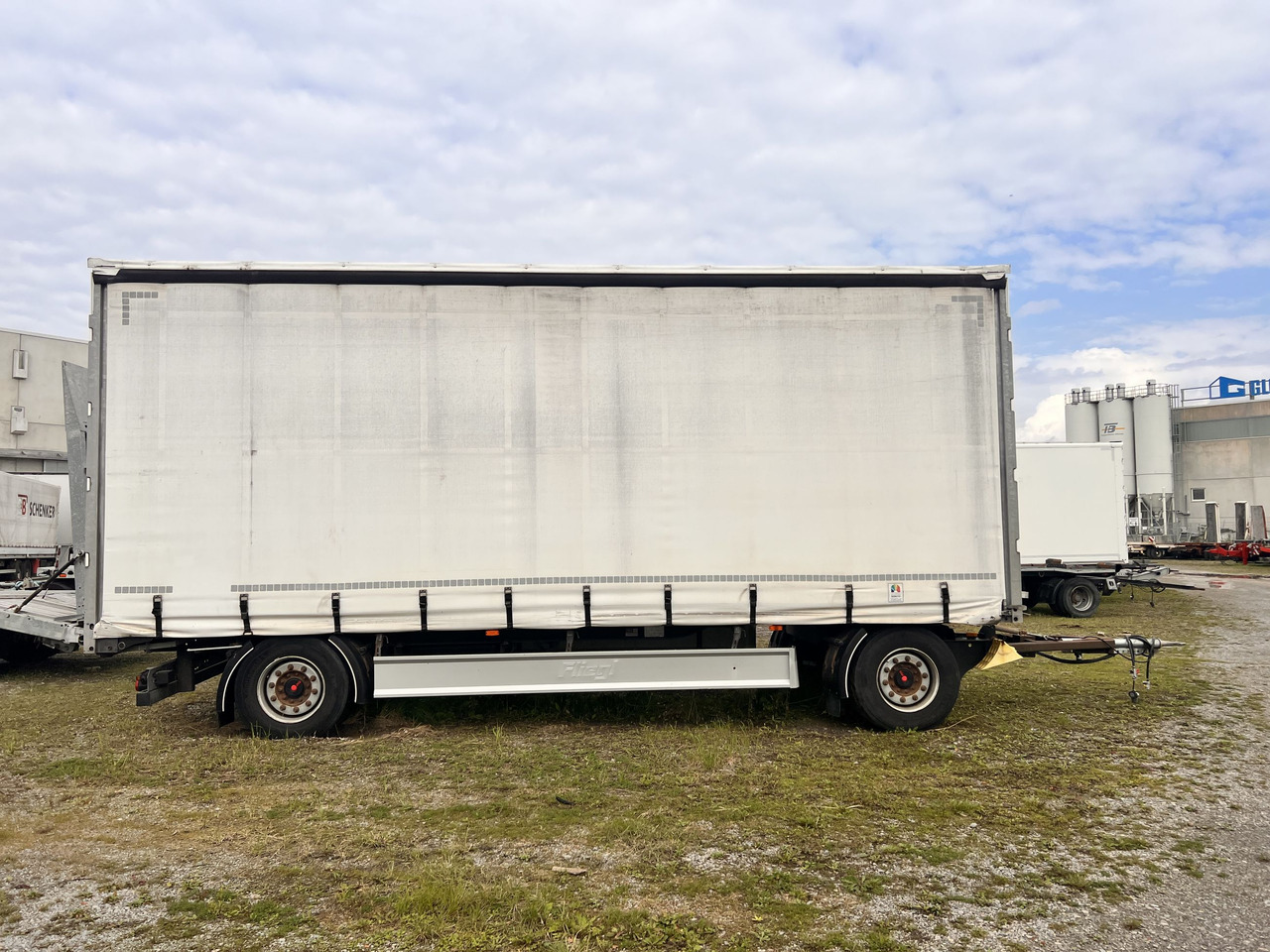 Fliegl ZPS180 2 Achs Jumbo- Planen, Mega, durchladbar - Брезентово ремарке: снимка 1 Fliegl ZPS180 2 Achs Jumbo- Planen, Mega, durchladbar - Брезентово ремарке: снимка 1