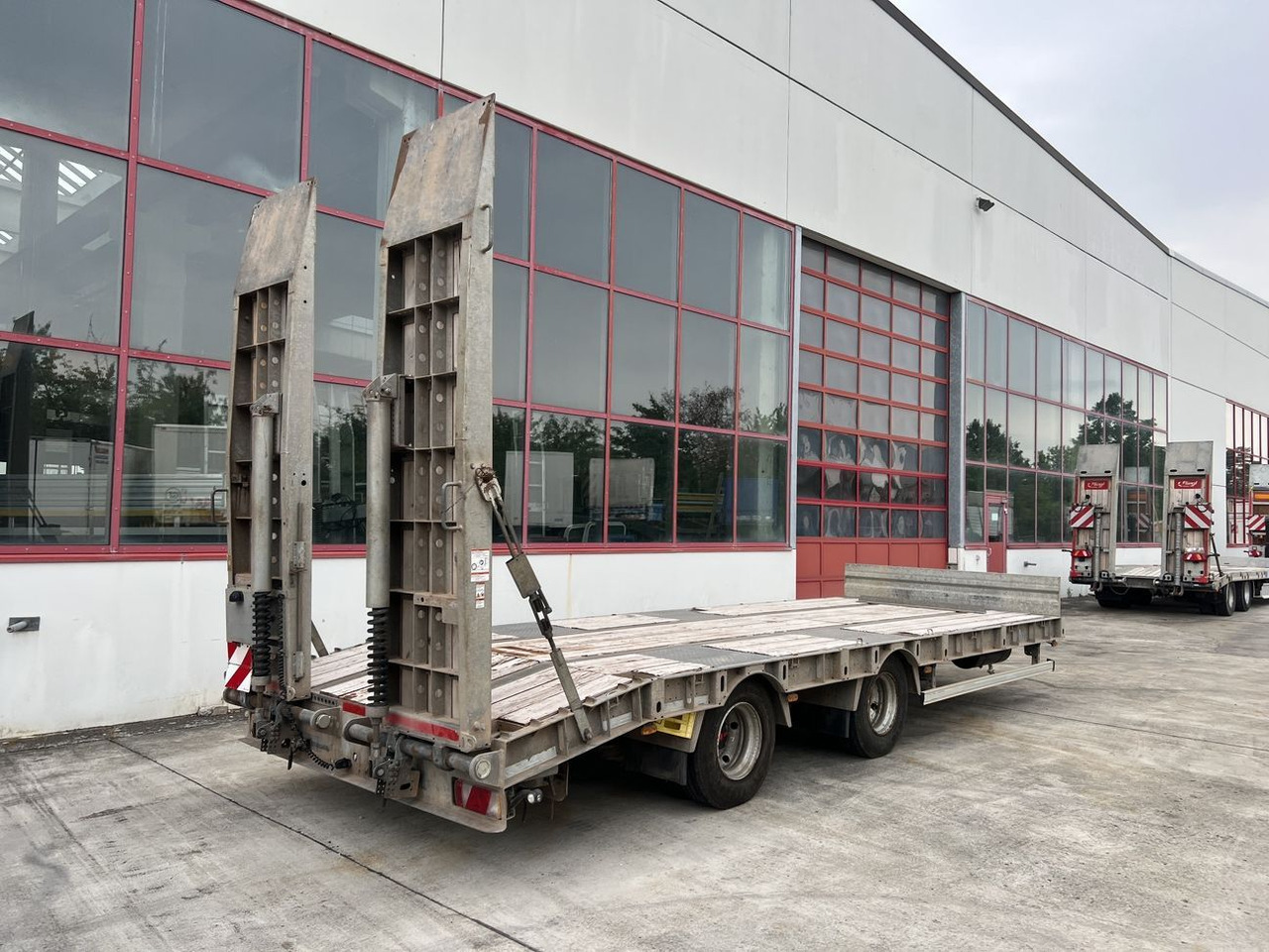 Humbaur 21 t Tandemtieflader - Нискорамна площадка ремарке: снимка 4 Humbaur 21 t Tandemtieflader - Нискорамна площадка ремарке: снимка 4