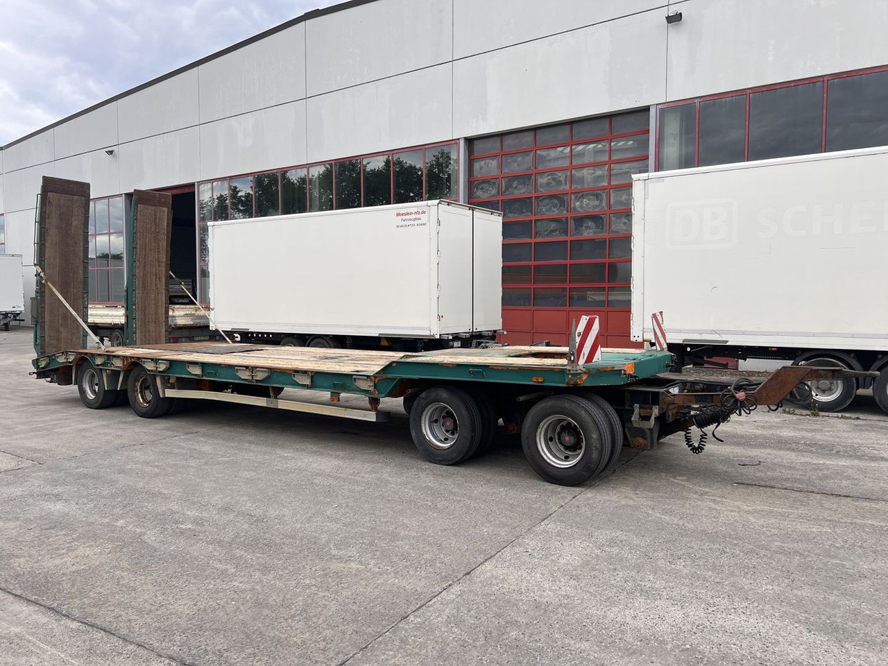 Humbaur HTD 409525-4A 4 Achs Tiefladeranhänger, kein Müller Mitteltal - Нискорамна площадка ремарке: снимка 2 Humbaur HTD 409525-4A 4 Achs Tiefladeranhänger, kein Müller Mitteltal - Нискорамна площадка ремарке: снимка 2