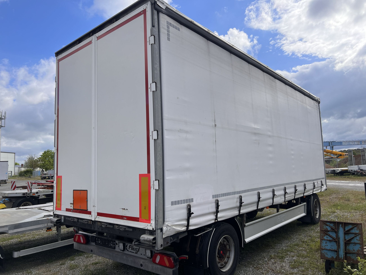 KRONE 2 Achs 2 Achs Jumbo- Planen, Mega, durchladbar - Брезентово ремарке: снимка 4 KRONE 2 Achs 2 Achs Jumbo- Planen, Mega, durchladbar - Брезентово ремарке: снимка 4