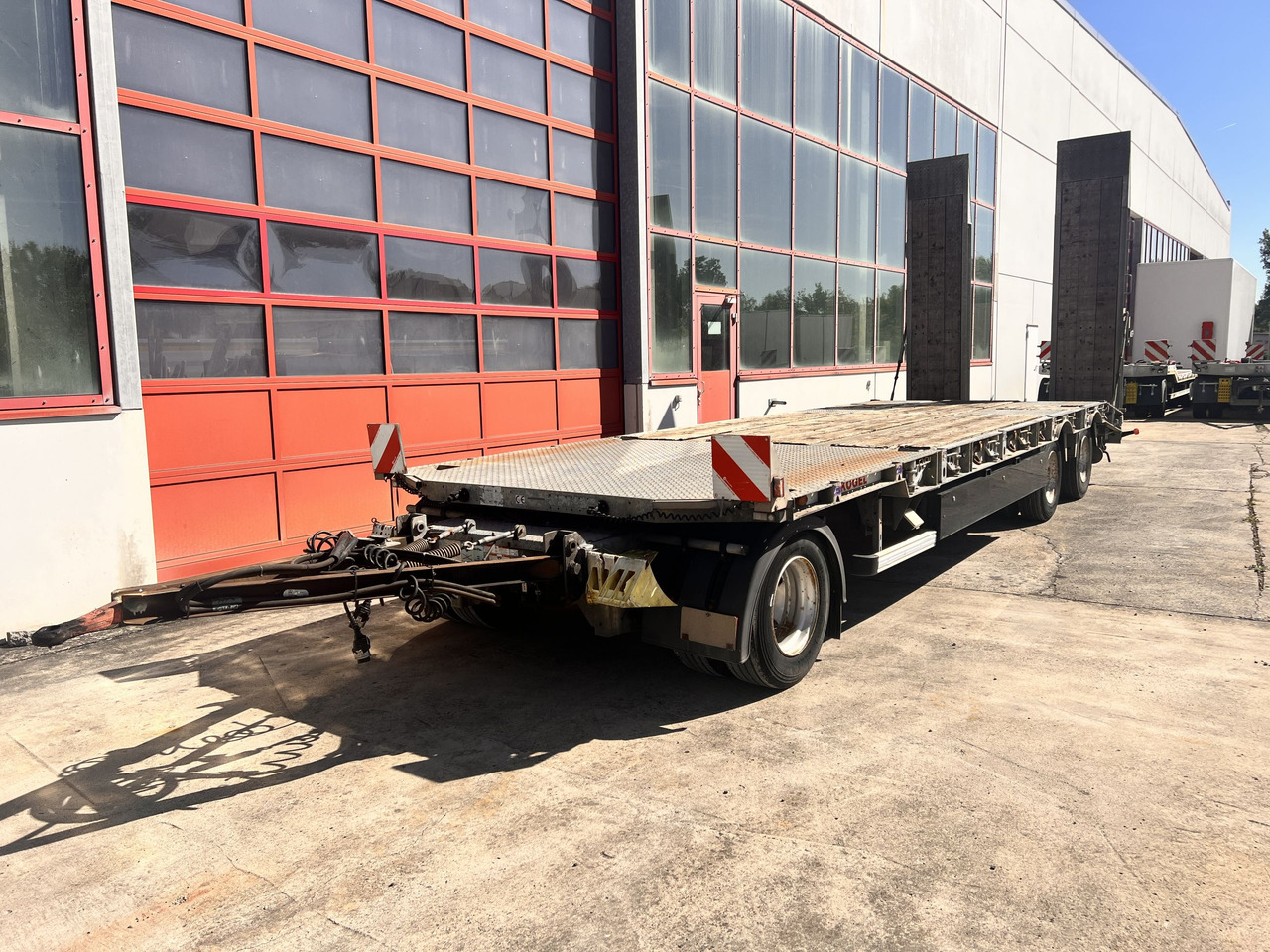 Kögel AT 30 3 Achs Tieflader 8,5 m - Нискорамна площадка ремарке: снимка 5 Kögel AT 30 3 Achs Tieflader 8,5 m - Нискорамна площадка ремарке: снимка 5