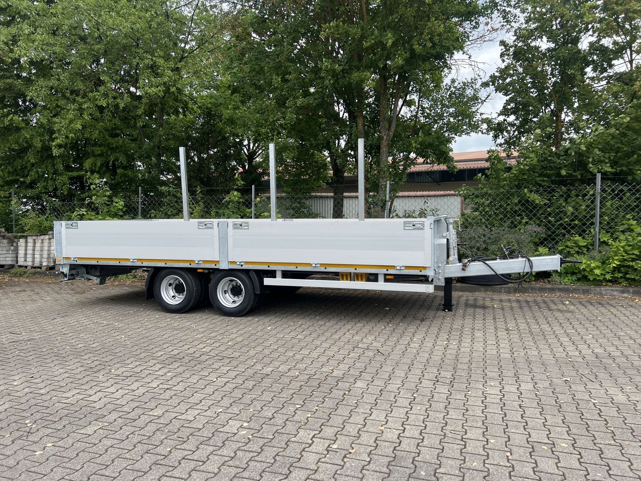 Бордово ремарке/ Платформа Möslein  14,4 t Tandem- Pritschenanhänger- Tieflader: снимка 1