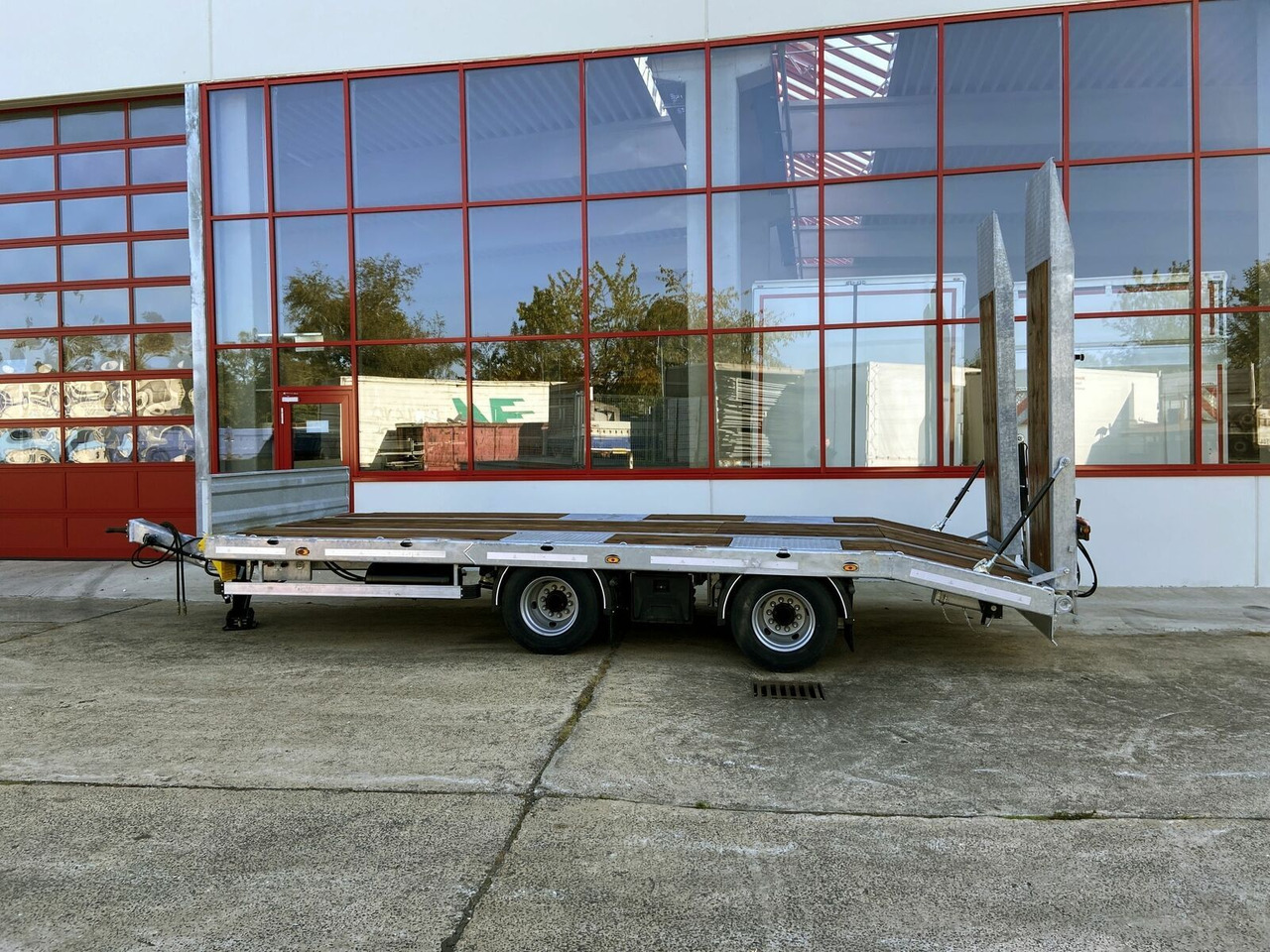 Möslein 21 t Tandemtieflader, hydr. Rampen, NEU - Нискорамна площадка ремарке: снимка 4 Möslein 21 t Tandemtieflader, hydr. Rampen, NEU - Нискорамна площадка ремарке: снимка 4