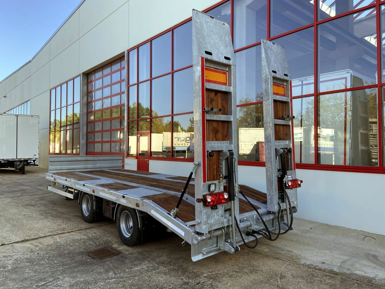 Möslein 21 t Tandemtieflader, hydr. Rampen, NEU - Нискорамна площадка ремарке: снимка 3 Möslein 21 t Tandemtieflader, hydr. Rampen, NEU - Нискорамна площадка ремарке: снимка 3