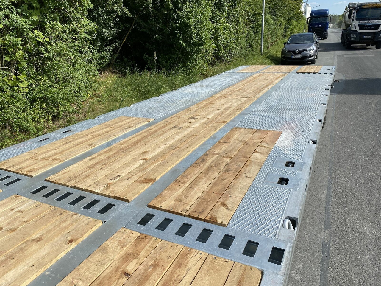 Möslein 3 Achs Satteltieflader Plato 45 t GGfür Fertigt - Нискорамна площадка полуремарке: снимка 4 Möslein 3 Achs Satteltieflader Plato 45 t GGfür Fertigt - Нискорамна площадка полуремарке: снимка 4
