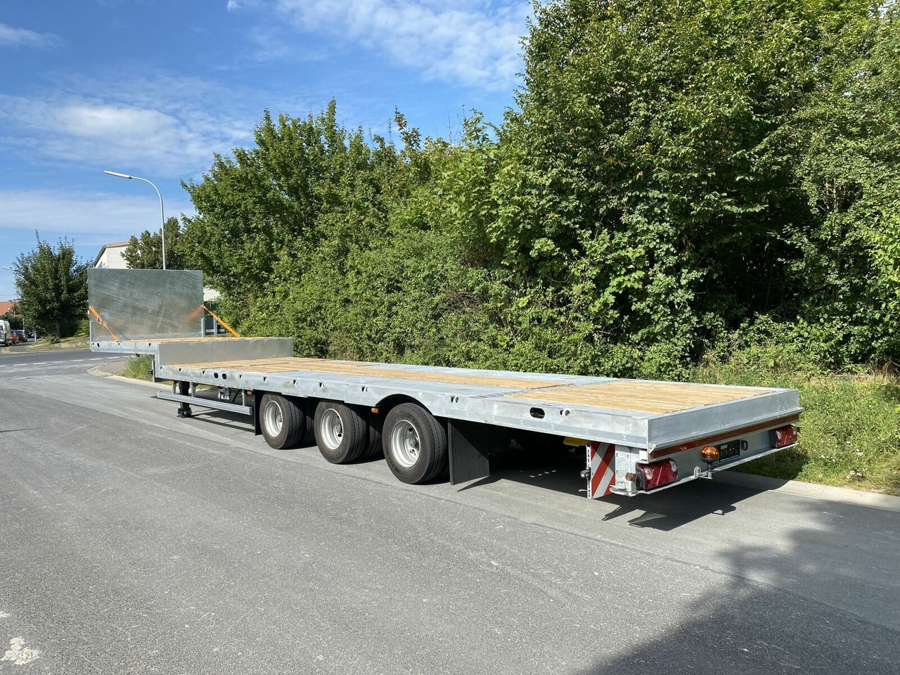 Möslein 3 Achs Satteltieflader Plato 45 t GGfür Fertigt - Нискорамна площадка полуремарке: снимка 2 Möslein 3 Achs Satteltieflader Plato 45 t GGfür Fertigt - Нискорамна площадка полуремарке: снимка 2