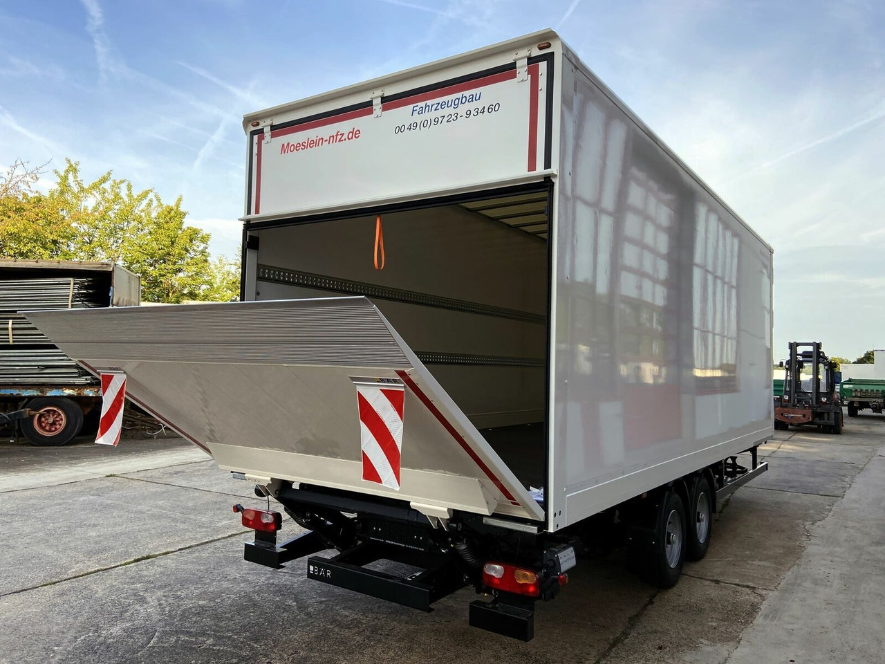 Möslein NEUER Tandem Koffer, Ladebordwand+ Durchladbar - Затворена каросерия ремарке: снимка 3 Möslein NEUER Tandem Koffer, Ladebordwand+ Durchladbar - Затворена каросерия ремарке: снимка 3