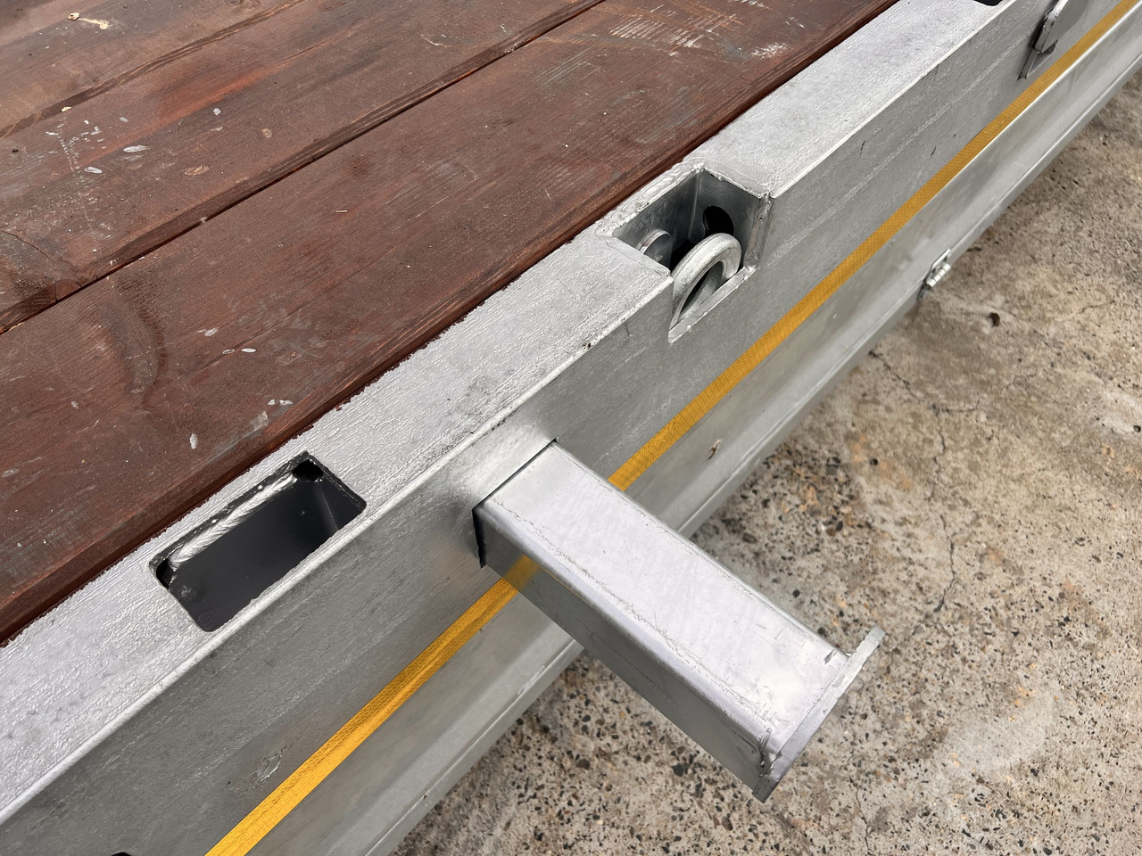 Möslein ST 3 3 Achs Satteltieflader neu - Нискорамна площадка полуремарке: снимка 3 Möslein ST 3 3 Achs Satteltieflader neu - Нискорамна площадка полуремарке: снимка 3