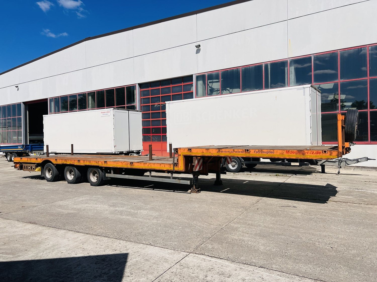 Möslein STO 3 Schwebheim 3 Achs Satteltieflader Plato 45 t GGfür Fertigteile, Baumaschinen oder Container - Нискорамна площадка полуремарке: снимка 4 Möslein STO 3 Schwebheim 3 Achs Satteltieflader Plato 45 t GGfür Fertigteile, Baumaschinen oder Container - Нискорамна площадка полуремарке: снимка 4