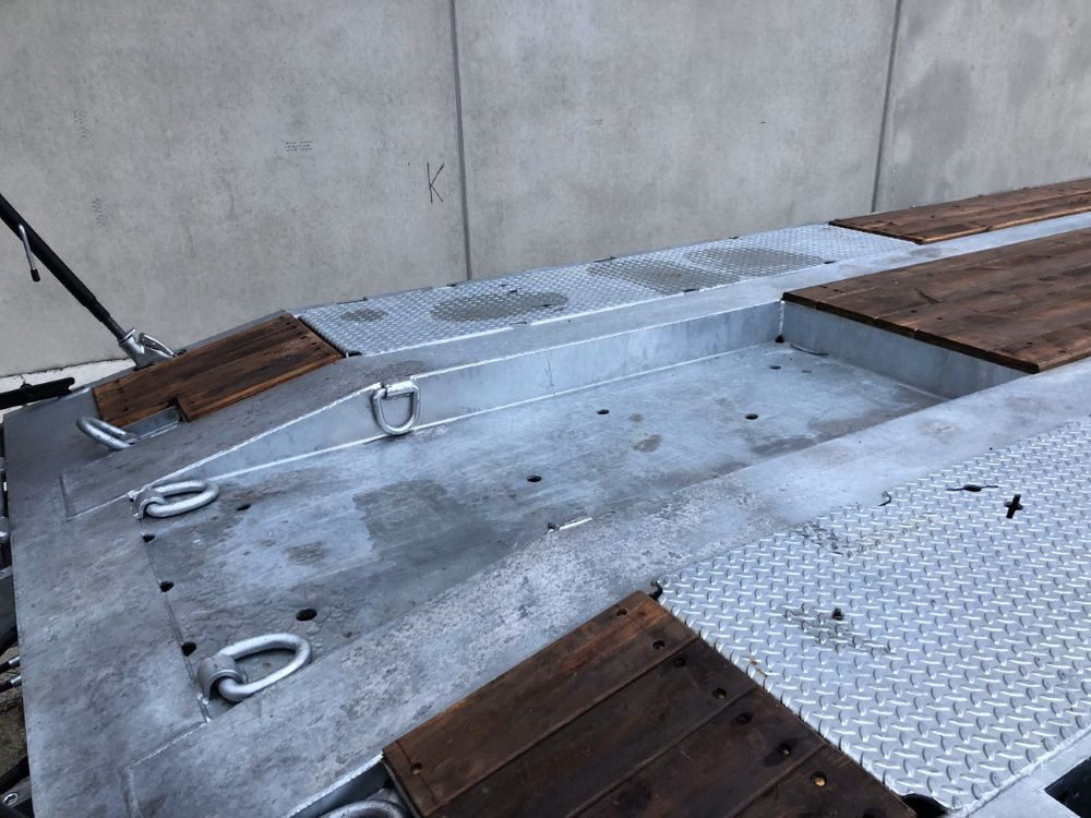 Möslein T4 VB H1 gerade neuer 4 Achs Tieflader gerade hydraulischen Rampen - Нискорамна площадка ремарке: снимка 2 Möslein T4 VB H1 gerade neuer 4 Achs Tieflader gerade hydraulischen Rampen - Нискорамна площадка ремарке: снимка 2