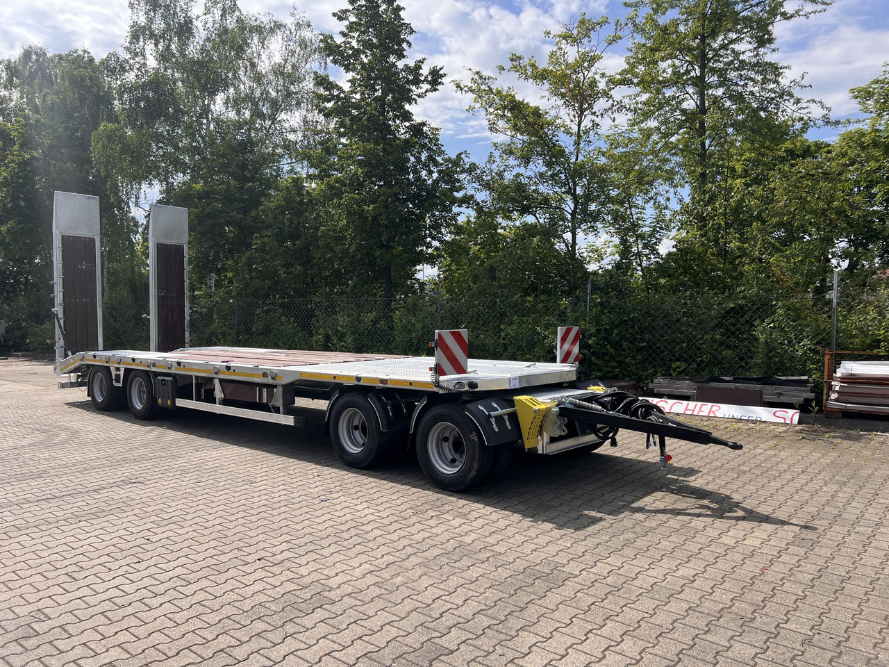 Möslein T4 VB H1 gerade neuer 4 Achs Tieflader gerade hydraulischen Rampen - Нискорамна площадка ремарке: снимка 4 Möslein T4 VB H1 gerade neuer 4 Achs Tieflader gerade hydraulischen Rampen - Нискорамна площадка ремарке: снимка 4