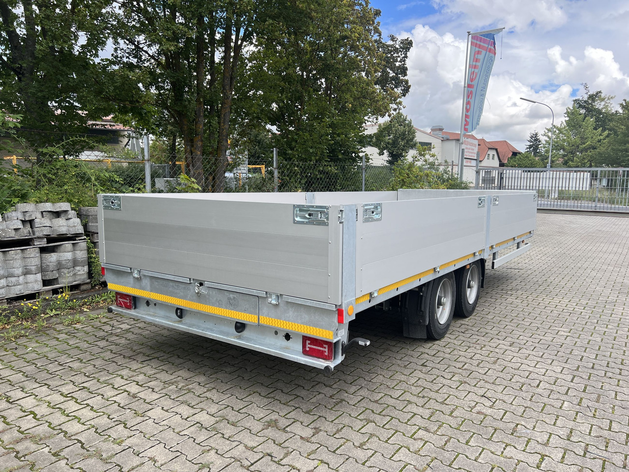Möslein THT 11 G 6,2 L Tandem- Pritschenanhänger- Tieflader - Бордово ремарке/ Платформа: снимка 5 Möslein THT 11 G 6,2 L Tandem- Pritschenanhänger- Tieflader - Бордово ремарке/ Платформа: снимка 5