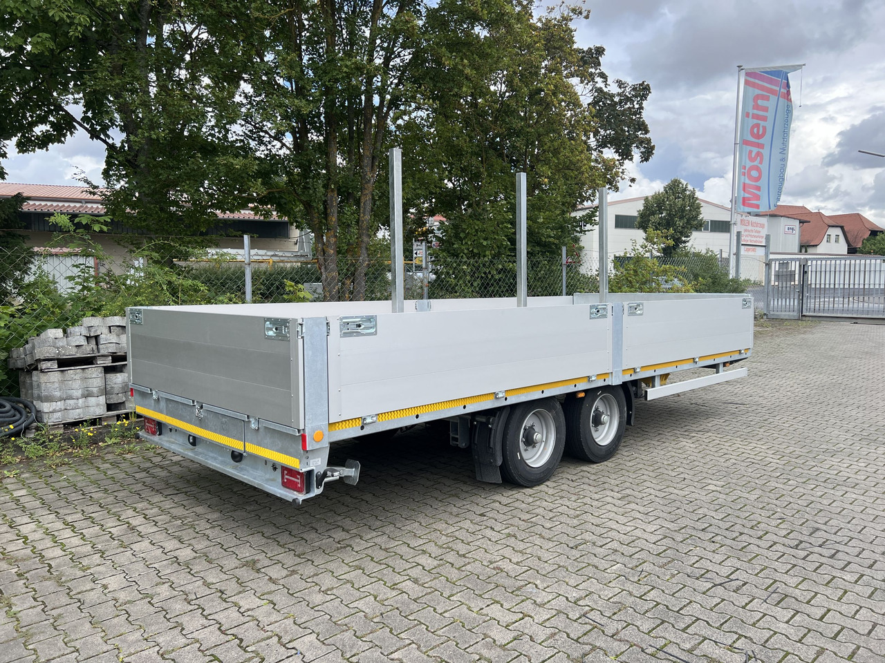Möslein THT 11- G 6,2 Tandem Pritsche- Tieflader mit Rungentaschen - Бордово ремарке/ Платформа: снимка 3 Möslein THT 11- G 6,2 Tandem Pritsche- Tieflader mit Rungentaschen - Бордово ремарке/ Платформа: снимка 3