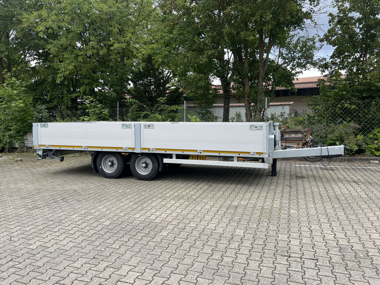 Möslein THT 11- G 7,2 Tandem- Pritschenanhänger- Tieflader - Бордово ремарке/ Платформа: снимка 2 Möslein THT 11- G 7,2 Tandem- Pritschenanhänger- Tieflader - Бордово ремарке/ Платформа: снимка 2