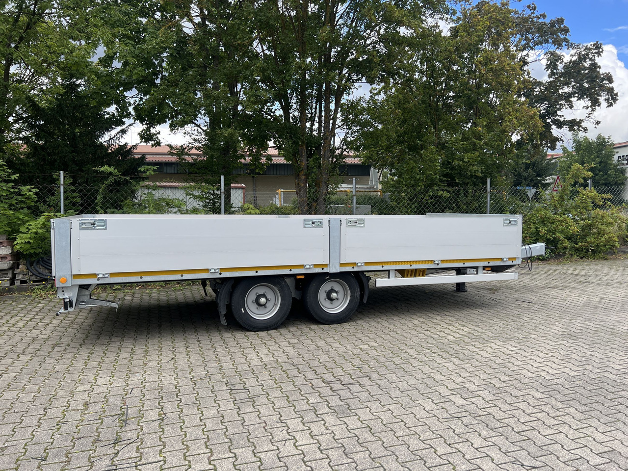 Möslein THT 11- G 7,2 Tandem- Pritschenanhänger- Tieflader - Бордово ремарке/ Платформа: снимка 3 Möslein THT 11- G 7,2 Tandem- Pritschenanhänger- Tieflader - Бордово ремарке/ Платформа: снимка 3