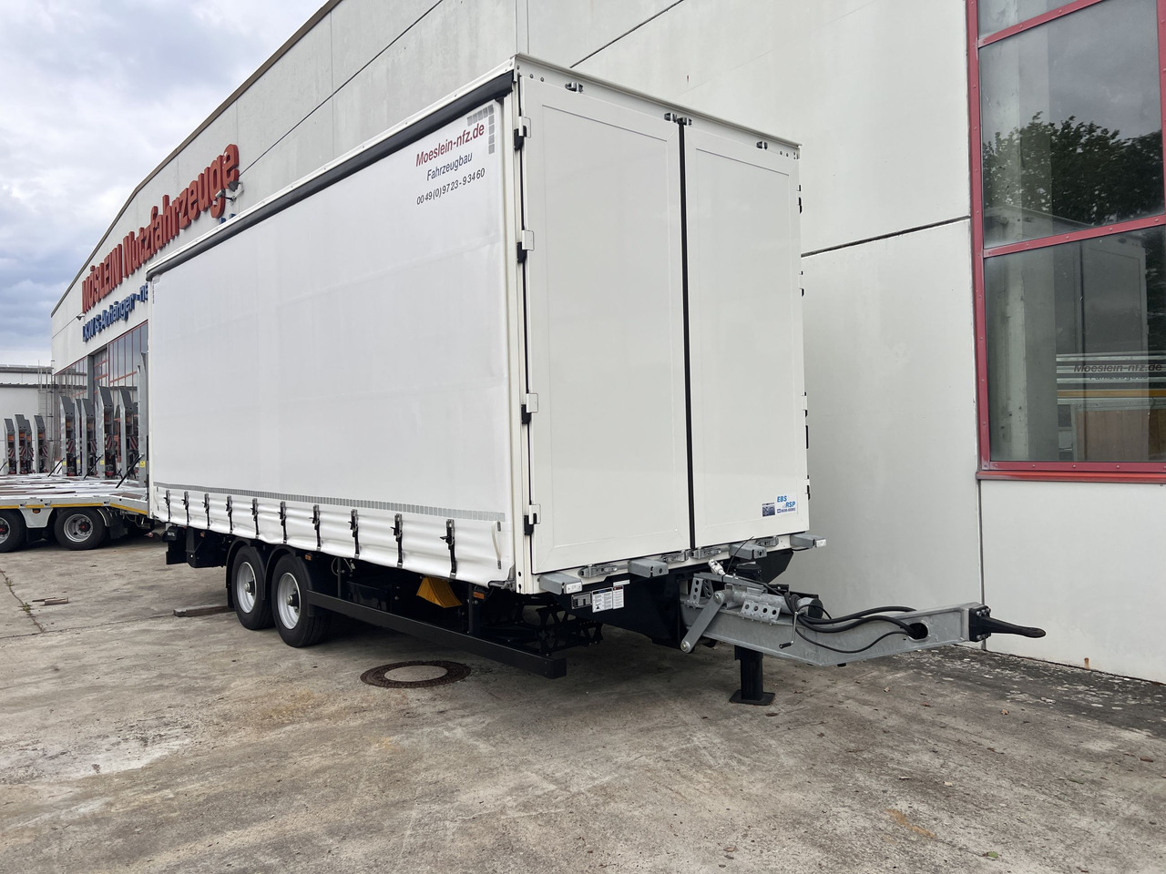Möslein TPS 105 D-L Planenanhänger, Ladebordwand + Durchladbar neuwertig - Брезентово ремарке: снимка 3 Möslein TPS 105 D-L Planenanhänger, Ladebordwand + Durchladbar neuwertig - Брезентово ремарке: снимка 3