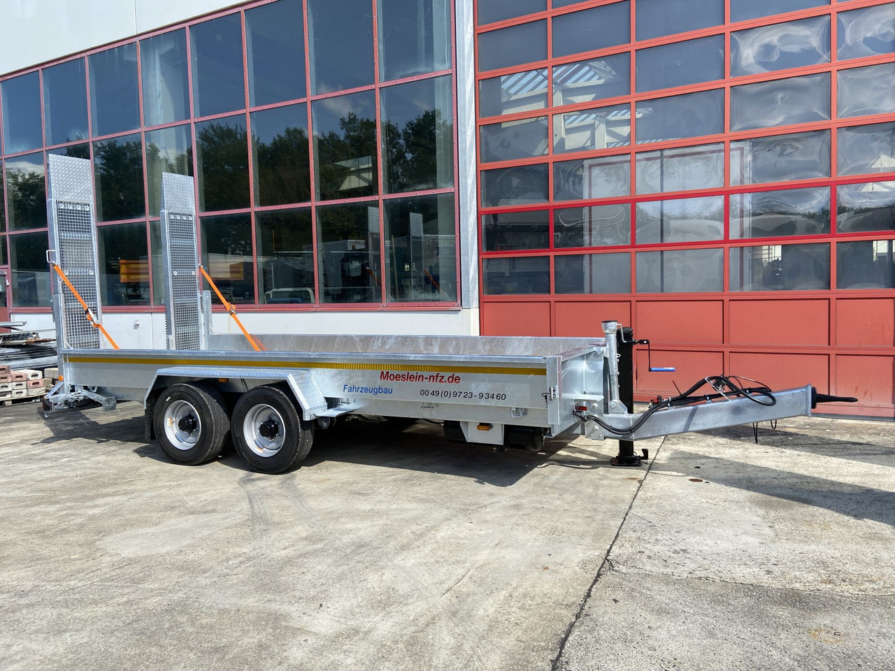 Möslein TT 11-E 5,50 - 2 Tandemtieflader5,50 m x 2 m, Feuerverzinkt - Нискорамна площадка ремарке: снимка 2 Möslein TT 11-E 5,50 - 2 Tandemtieflader5,50 m x 2 m, Feuerverzinkt - Нискорамна площадка ремарке: снимка 2