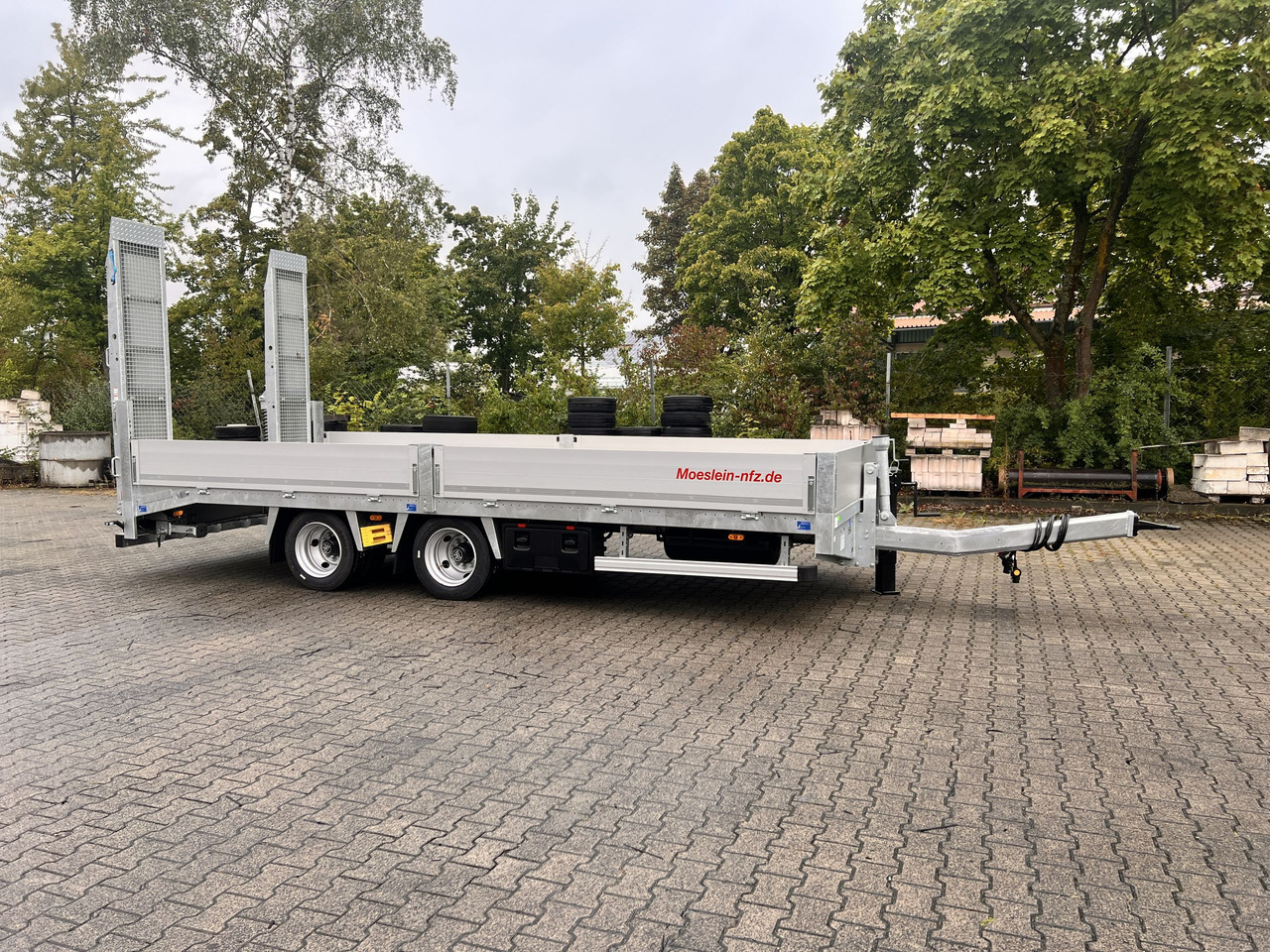 Möslein TT 14 14,4 t TandemtiefladerNeufahrzeug - Нискорамна площадка ремарке: снимка 1 Möslein TT 14 14,4 t TandemtiefladerNeufahrzeug - Нискорамна площадка ремарке: снимка 1