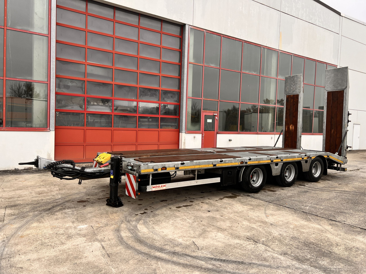 Möslein TTA33 Schwebheim 31 t Tridemtieflader gelenkt, Neuwertig - Нискорамна площадка ремарке: снимка 4 Möslein TTA33 Schwebheim 31 t Tridemtieflader gelenkt, Neuwertig - Нискорамна площадка ремарке: снимка 4