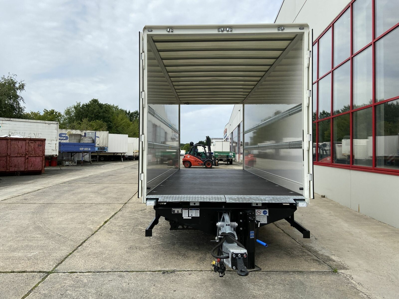 Möslein Tandem- Koffer, Durchladbar, -- Neufahrzeug -- - Затворена каросерия ремарке: снимка 3 Möslein Tandem- Koffer, Durchladbar, -- Neufahrzeug -- - Затворена каросерия ремарке: снимка 3