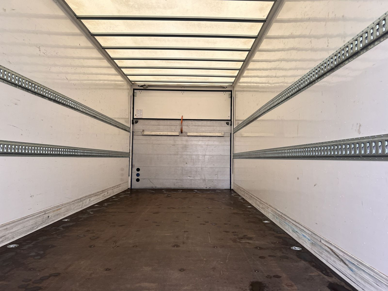 Möslein Tandem Koffer, Ladebordwand + Durchladbar, Weni - Затворена каросерия ремарке: снимка 5 Möslein Tandem Koffer, Ladebordwand + Durchladbar, Weni - Затворена каросерия ремарке: снимка 5