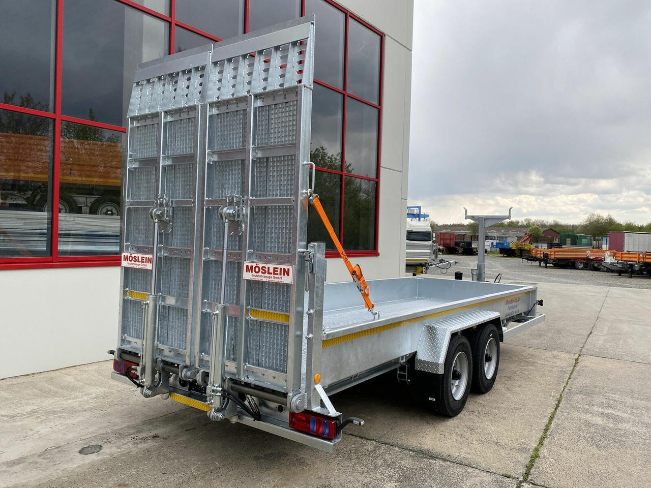 Möslein Tieflader für Fräsen breiten hydraulischen Ramp - Нискорамна площадка ремарке: снимка 5 Möslein Tieflader für Fräsen breiten hydraulischen Ramp - Нискорамна площадка ремарке: снимка 5