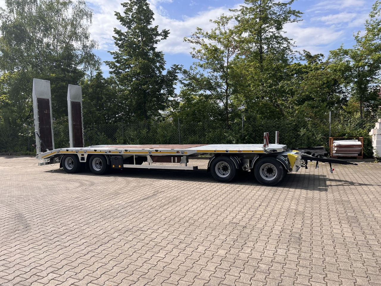 Möslein neuer 4 Achs Tieflader gerade hydraulischen Ram - Нискорамна площадка ремарке: снимка 5 Möslein neuer 4 Achs Tieflader gerade hydraulischen Ram - Нискорамна площадка ремарке: снимка 5