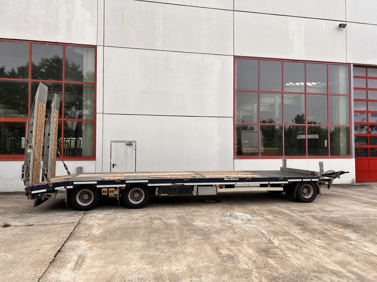 Müller Mitteltal D3 3 Achs Tieflader 9 m, Verzinkt, Wenig Benutzt - Нискорамна площадка ремарке: снимка 4 Müller Mitteltal D3 3 Achs Tieflader 9 m, Verzinkt, Wenig Benutzt - Нискорамна площадка ремарке: снимка 4