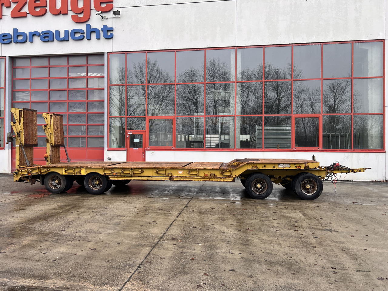 Müller Mitteltal T4 PROFI 40,0 4 Achs Tiefladeranhänger - Нискорамна площадка ремарке: снимка 3 Müller Mitteltal T4 PROFI 40,0 4 Achs Tiefladeranhänger - Нискорамна площадка ремарке: снимка 3