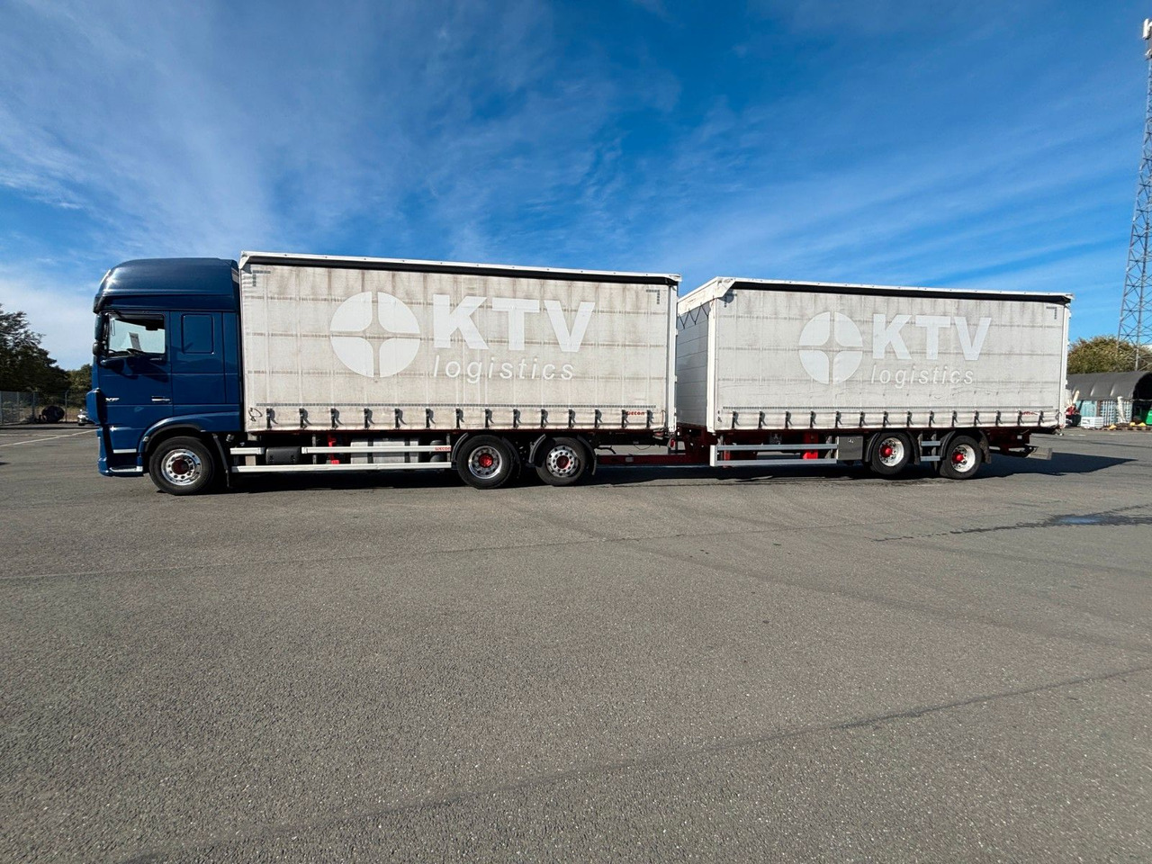 DAF SSC XF 480 Jumbozug + Anh Wecon Staplerhalterung - Камион с брезент: снимка 3 DAF SSC XF 480 Jumbozug + Anh Wecon Staplerhalterung - Камион с брезент: снимка 3