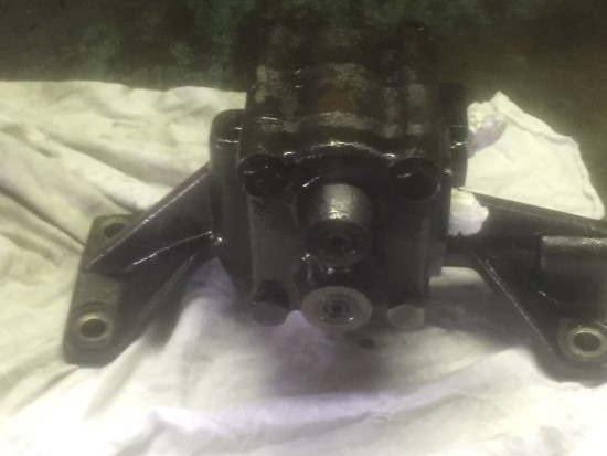 KOMATSU D53 (4D130 / SL4D130) (BOMBA DE ACEITE) - Двигател и части за Строителна техника: снимка 1 KOMATSU D53 (4D130 / SL4D130) (BOMBA DE ACEITE) - Двигател и части за Строителна техника: снимка 1