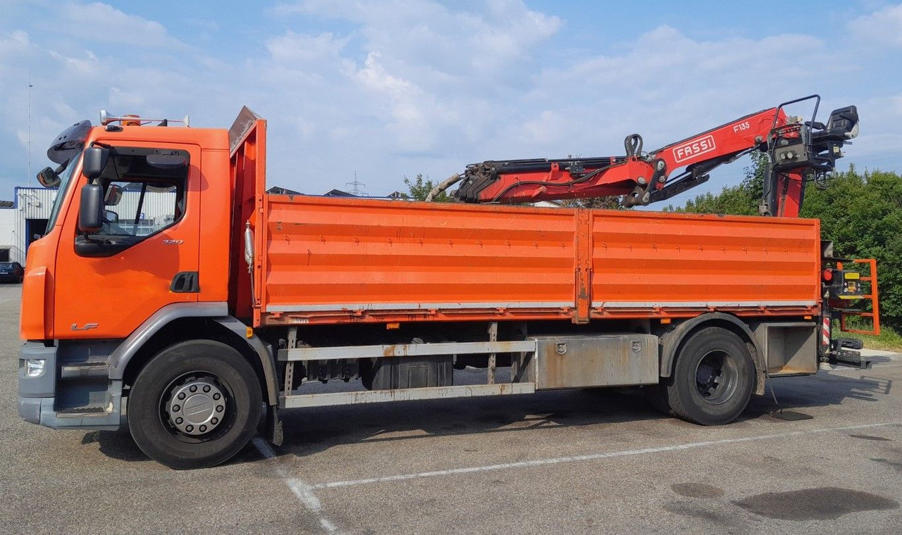 DAF FA LF 320 19t Fassi Kran - Бордови камион, Камион с кран: снимка 2 DAF FA LF 320 19t Fassi Kran - Бордови камион, Камион с кран: снимка 2