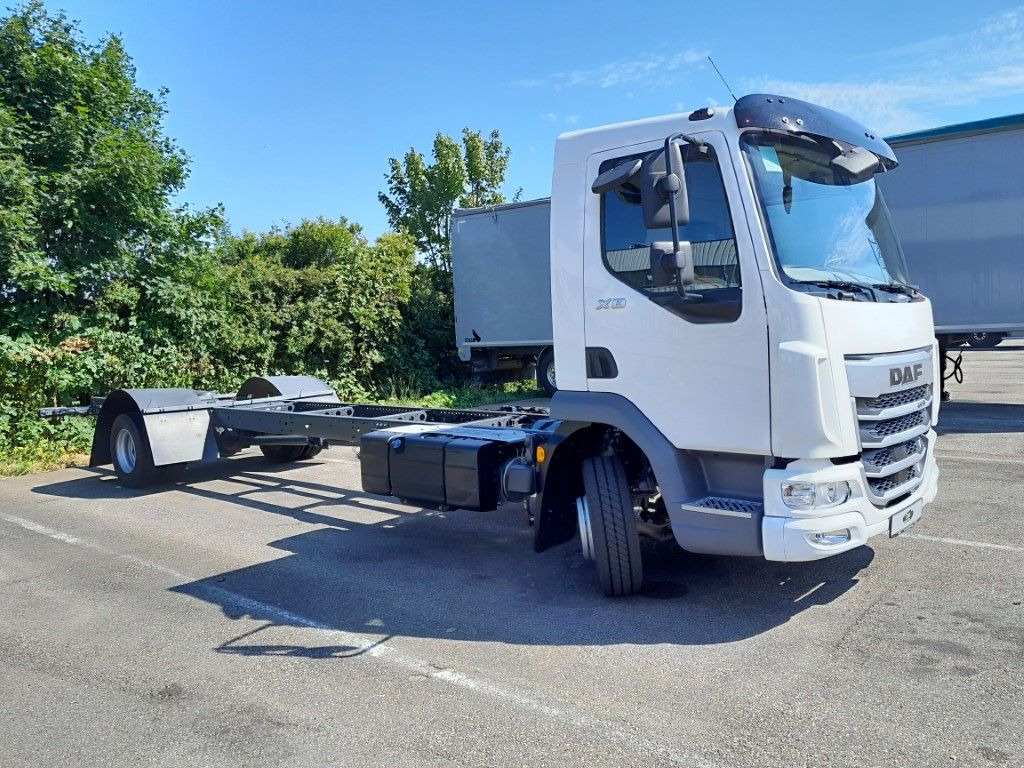 DAF FA XB 260 12t reparierter Wasserschaden - Шаси кабина: снимка 4 DAF FA XB 260 12t reparierter Wasserschaden - Шаси кабина: снимка 4