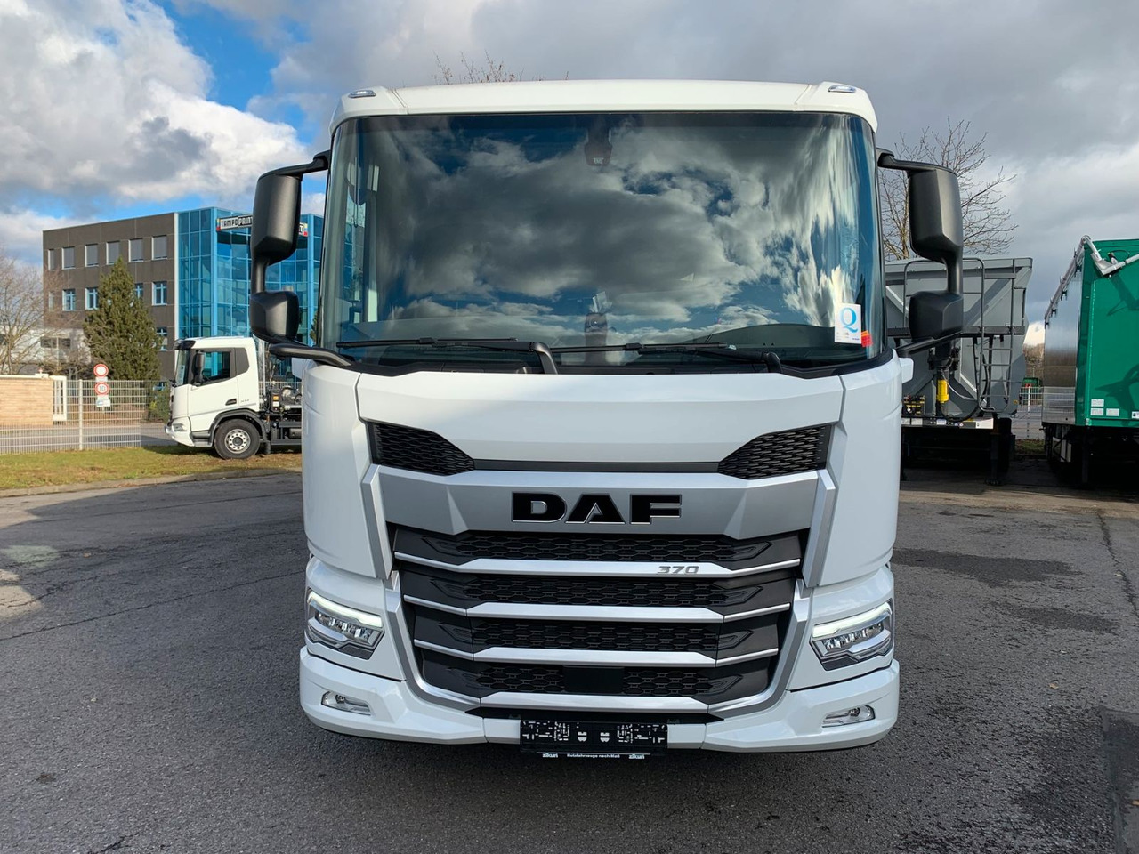 DAF FA XD 370 zikun Swing-Board-Aufbau - За напитки камион: снимка 2 DAF FA XD 370 zikun Swing-Board-Aufbau - За напитки камион: снимка 2