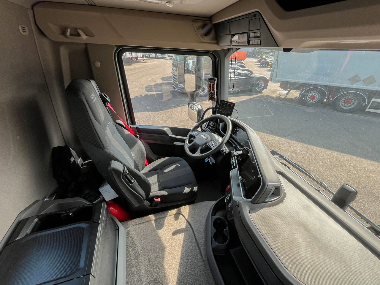 Нови Мултилифт за контейнери камион DAF FA XD 410 VDL Absetzkipper DAF FA XD 410 VDL Absetzkipper: снимка 12