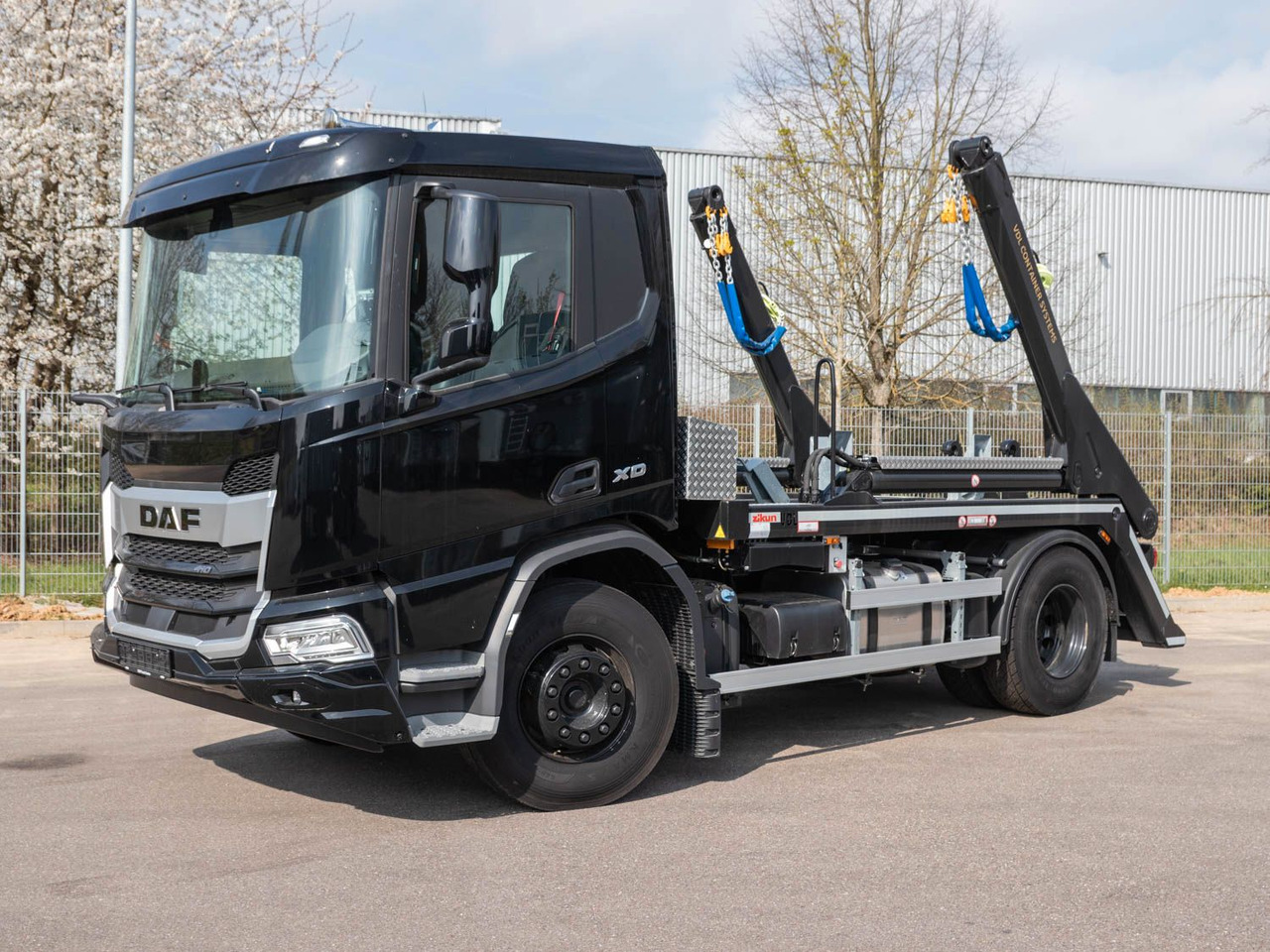 DAF FA XD 410 VDL Absetzkipper DAF FA XD 410 VDL Absetzkipper - Мултилифт за контейнери камион: снимка 3 DAF FA XD 410 VDL Absetzkipper DAF FA XD 410 VDL Absetzkipper - Мултилифт за контейнери камион: снимка 3