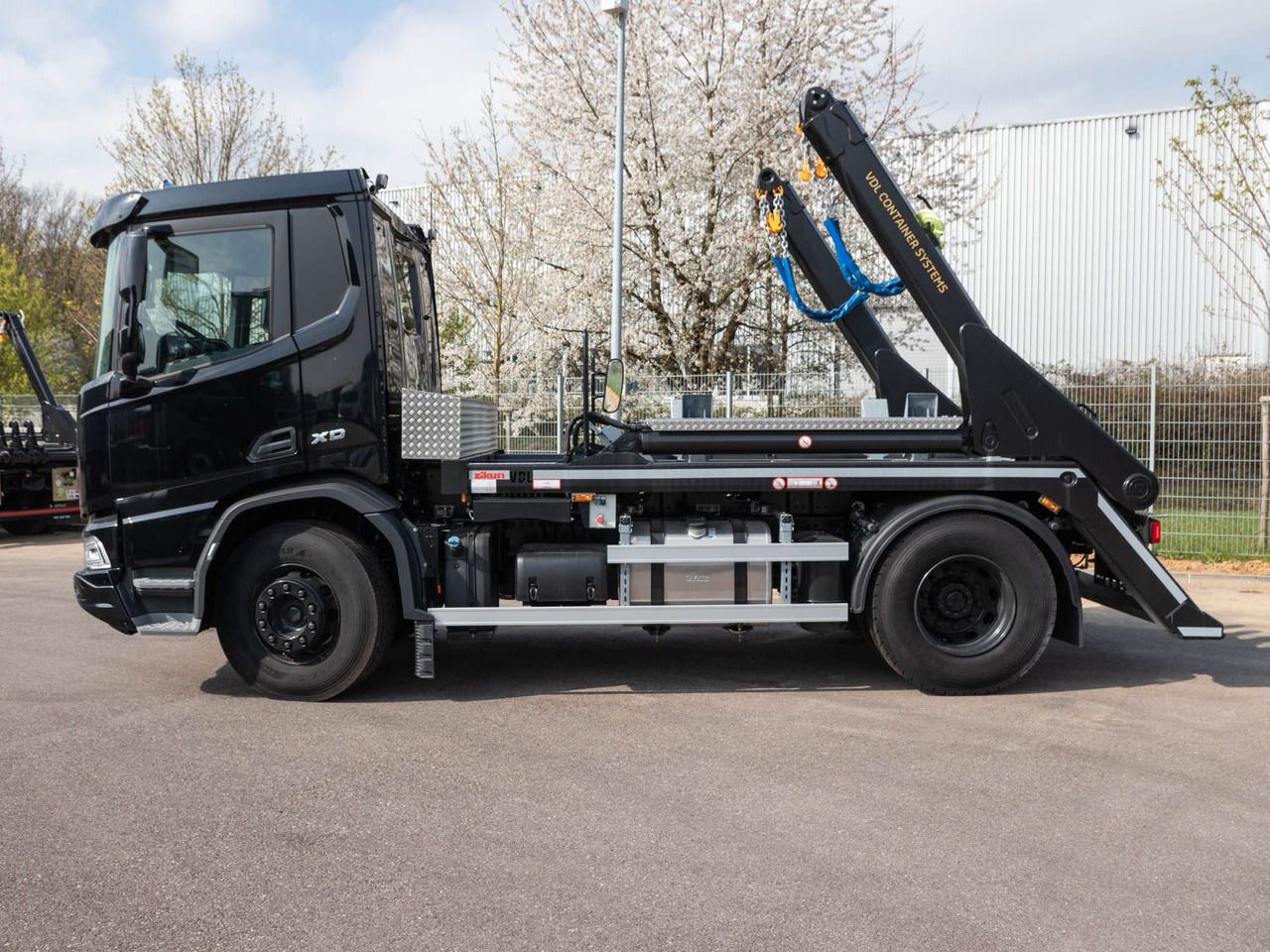 DAF FA XD 410 VDL Absetzkipper DAF FA XD 410 VDL Absetzkipper - Мултилифт за контейнери камион: снимка 4 DAF FA XD 410 VDL Absetzkipper DAF FA XD 410 VDL Absetzkipper - Мултилифт за контейнери камион: снимка 4
