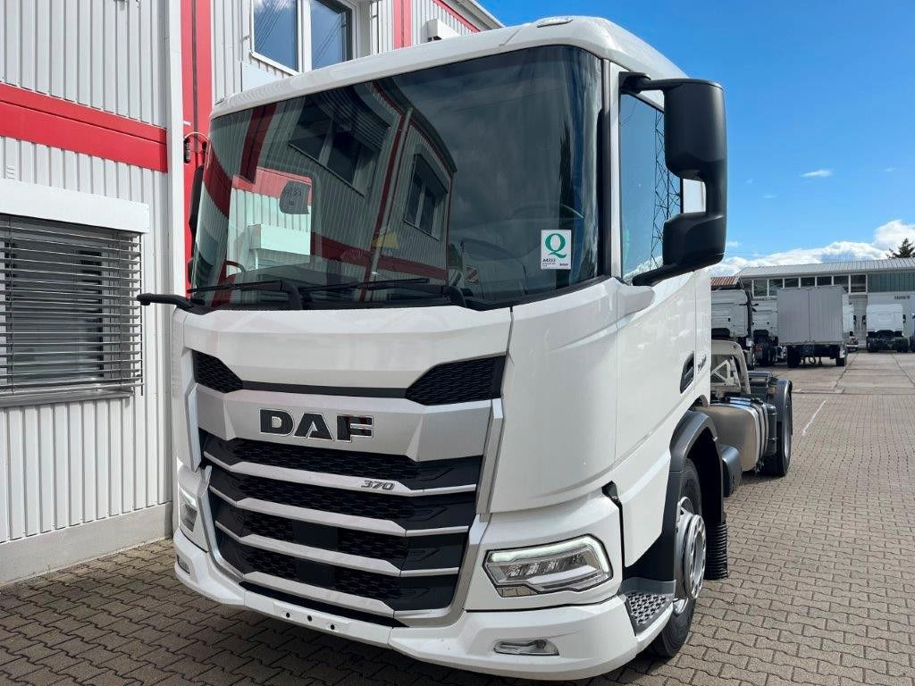 DAF XD 370 Fahrgestell - Шаси кабина: снимка 4 DAF XD 370 Fahrgestell - Шаси кабина: снимка 4