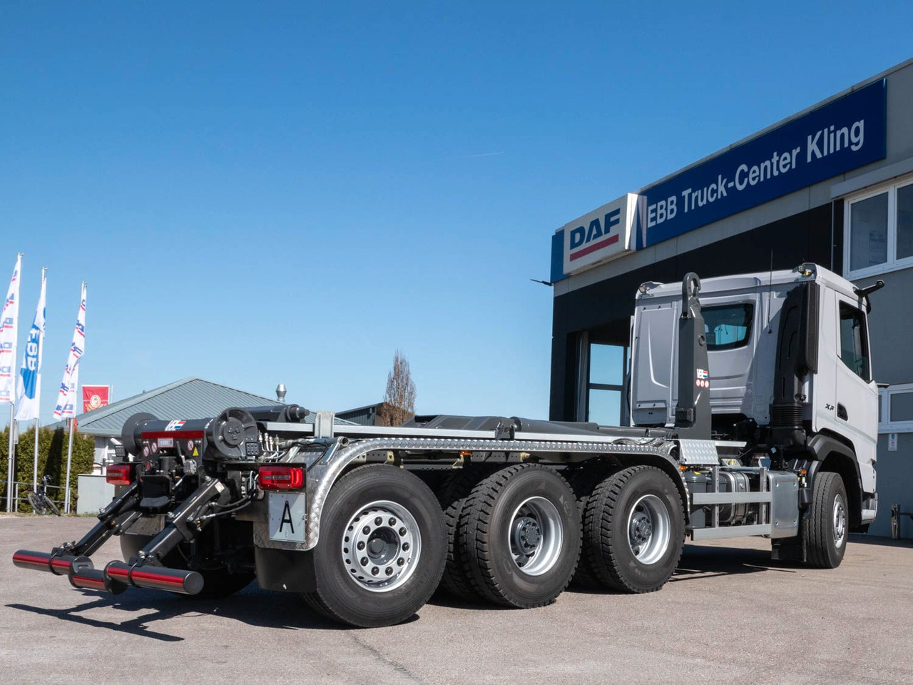 DAF XF 530 FAW mit VDL Abrollkipper DAF XF 530 FAW mit VDL Abrollkipper - Мултилифт с кука камион: снимка 3 DAF XF 530 FAW mit VDL Abrollkipper DAF XF 530 FAW mit VDL Abrollkipper - Мултилифт с кука камион: снимка 3