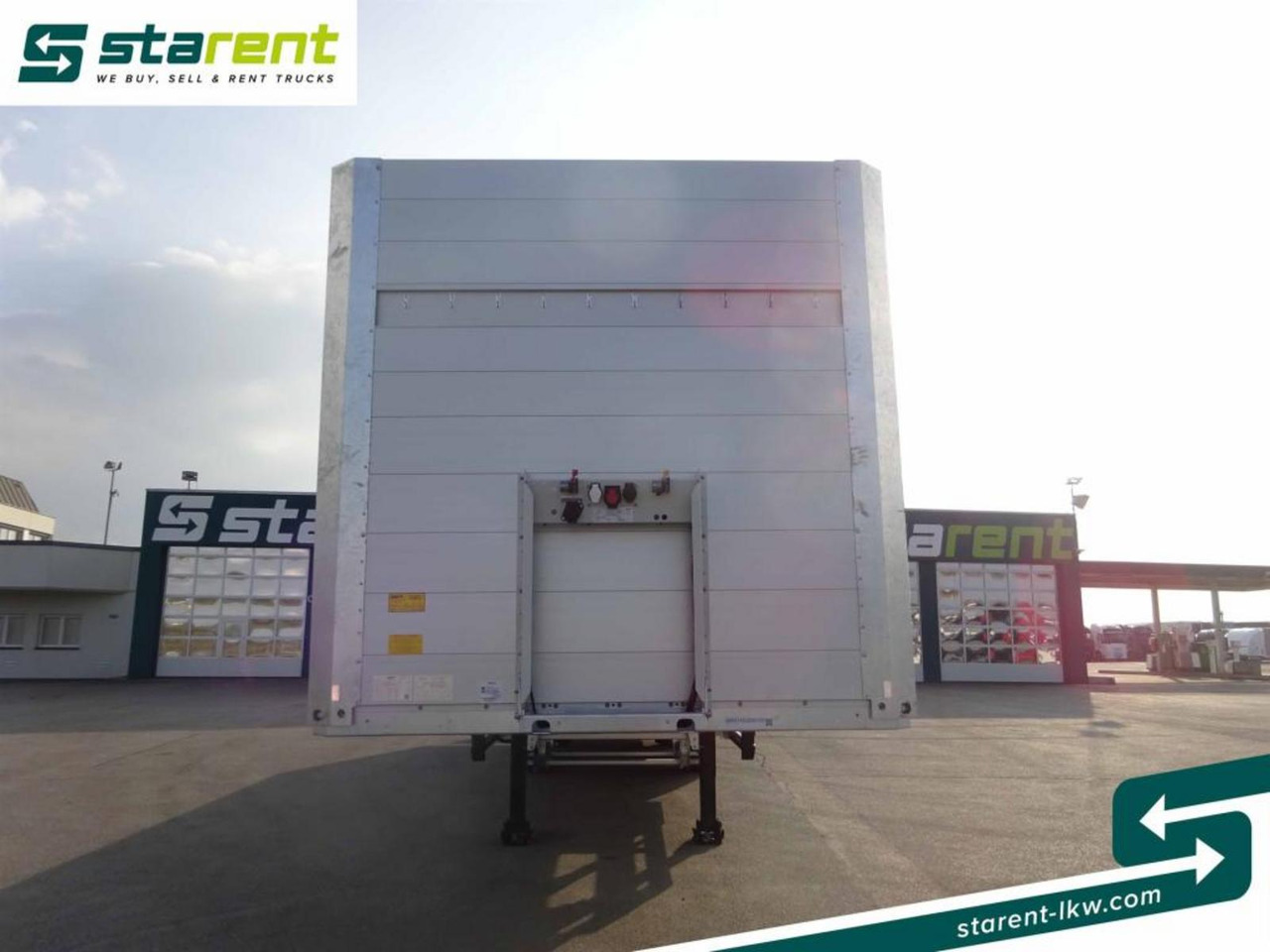 Schmitz Baustofftrailer Liftachse Rungen 80cm Bordwände - Бордово полуремарке/ Платформа: снимка 2 Schmitz Baustofftrailer Liftachse Rungen 80cm Bordwände - Бордово полуремарке/ Платформа: снимка 2