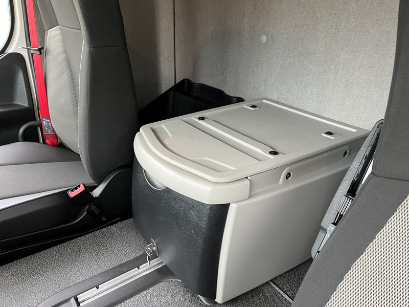 Камион с брезент Renault D 240 4X2, Global cabine, Euro 6, Airco , laadklep 1500 kg: снимка 18