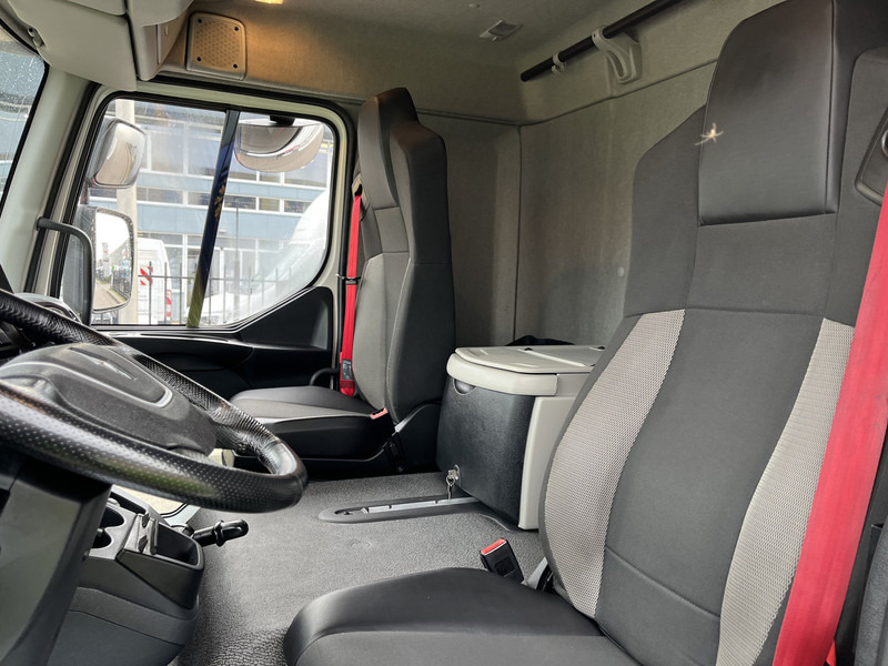 Камион с брезент Renault D 240 4X2, Global cabine, Euro 6, Airco , laadklep 1500 kg: снимка 16