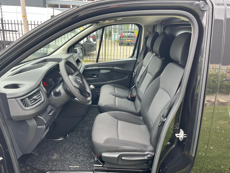 Малък ван Renault Trafic Black Edition 2.0dci L2 H1, Airco, Nav, Camera: снимка 19