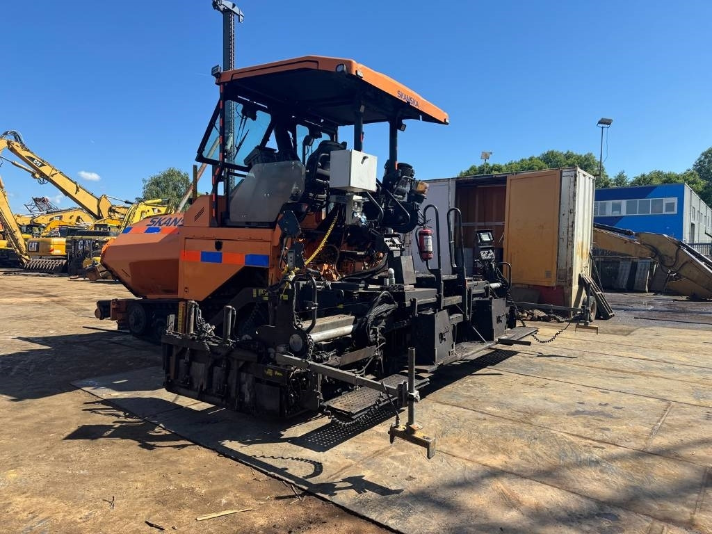 CAT AP 555 E - Асфалтополагач: снимка 3 CAT AP 555 E - Асфалтополагач: снимка 3