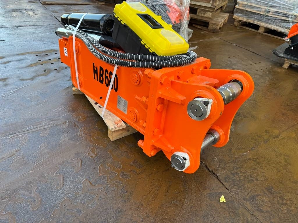 HB 680 hammer 4.5/6 ton - Хидравличен чук за Строителна техника: снимка 2 HB 680 hammer 4.5/6 ton - Хидравличен чук за Строителна техника: снимка 2