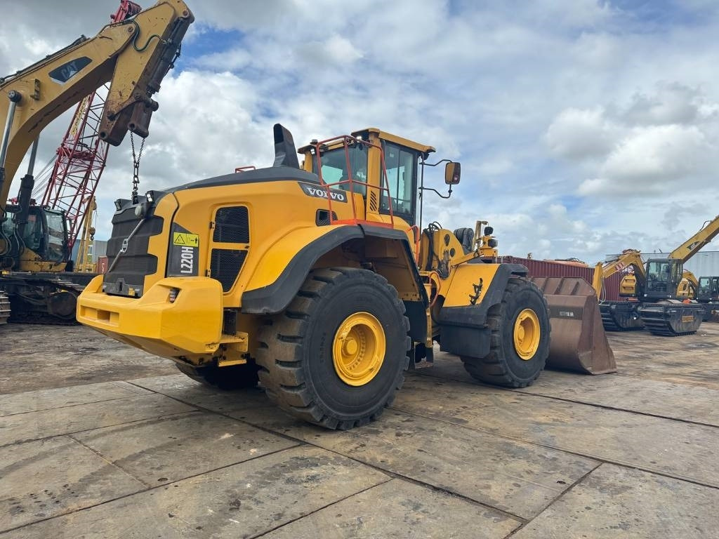 Volvo L 220 H - Колесен товарач: снимка 5 Volvo L 220 H - Колесен товарач: снимка 5