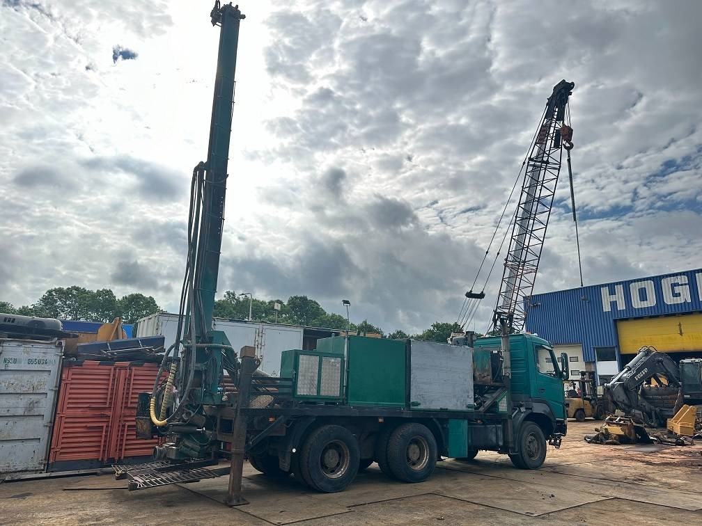 Volvo terberg fm1350 waterdrill 500m mudpump - Пробивна машина: снимка 4 Volvo terberg fm1350 waterdrill 500m mudpump - Пробивна машина: снимка 4